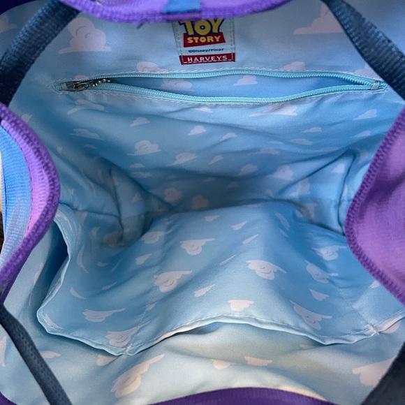 Disney Harvey’s Toy Story Alien Seat Belt Backpack - Picture 4 of 6